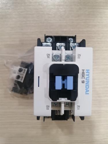 CONTACTOR HYUNDAI 3P 18A ( HGC18 )